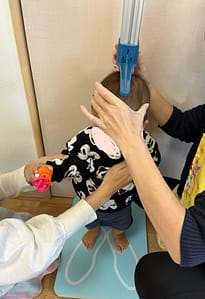 身体測定をしている様子