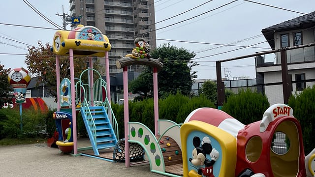 にじいろ保育園の遊具